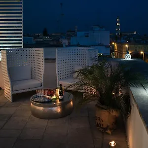 לינה וארוחת בוקר Il Palazzotto Luxury, לצ'ה