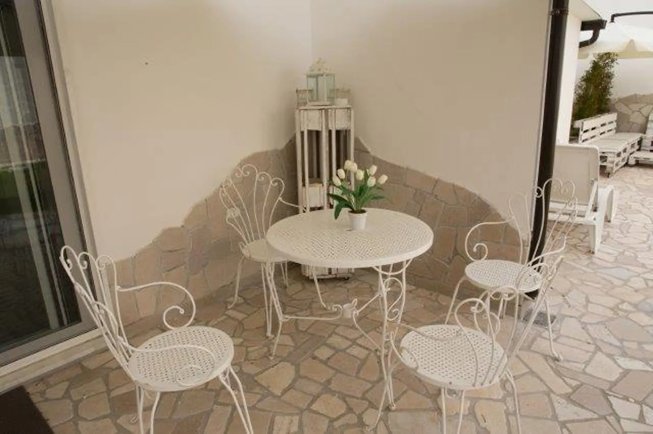 Nidi Di Feo Bed & Breakfast Lecce 2*,